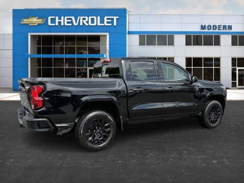Used 2025 Chevrolet Colorado W/T w/ WT Custom Package RWD image 5
