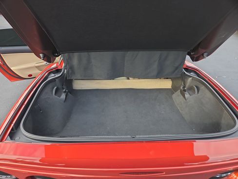 Used 2006 Chevrolet Corvette Coupe w/ Preferred Equipment Group image 10