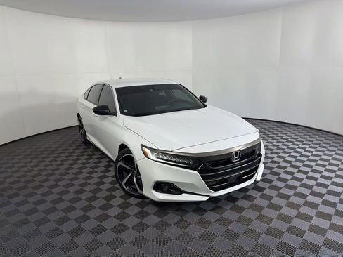 Used 2021 Honda Accord Sport image 2