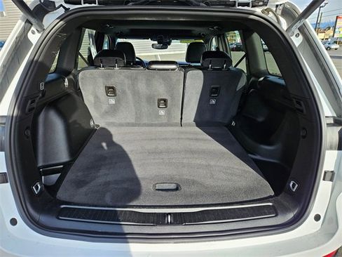 Used 2023 Jeep Grand Cherokee Altitude image 11