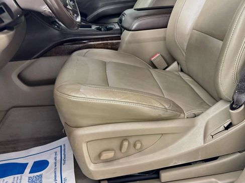 Used 2018 Chevrolet Suburban LT RWD image 23