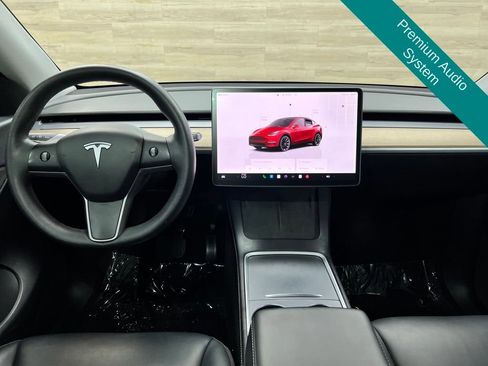 Used 2022 Tesla Model Y Long Range AWD/4WD image 2