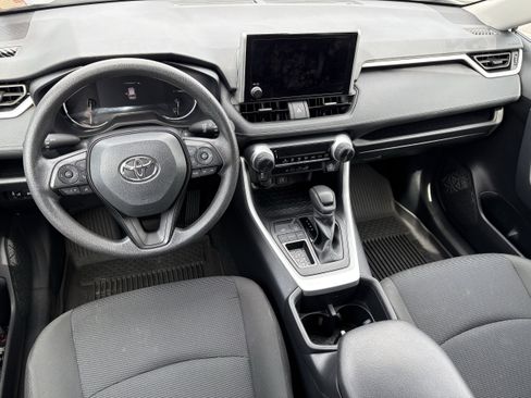 Used 2024 Toyota RAV4 LE FWD image 20