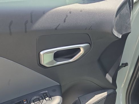 New 2026 Kia K4 FWD image 18