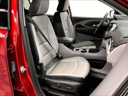 Used 2023 GMC Terrain SLT w/ Tech Package FWD image 8