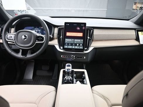 New 2026 Volvo XC90 B6 Plus w/ Protection Package Premier image 9