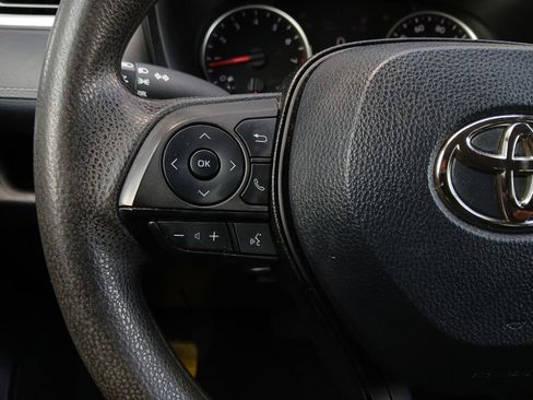 Used 2020 Toyota RAV4 LE FWD image 11