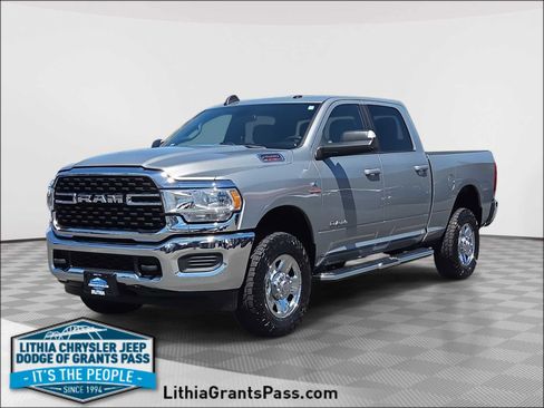 Used 2022 RAM 2500 Big Horn AWD/4WD image 1