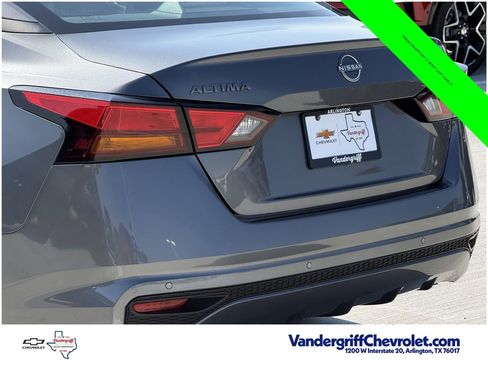 Used 2025 Nissan Altima 2.5 SV FWD image 6