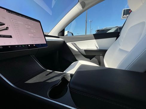 Used 2020 Tesla Model Y Long Range image 52