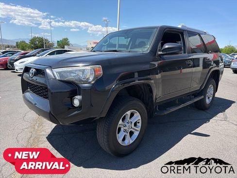 Used 2017 Toyota 4Runner SR5 AWD/4WD image 3