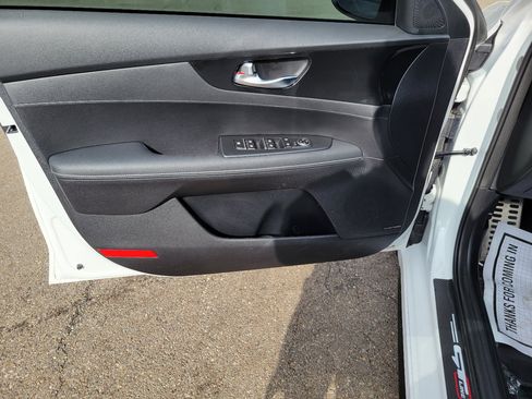 Used 2024 Kia Forte GT-Line w/ GT-Line Premium Package FWD image 18