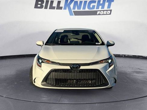 Used 2021 Toyota Corolla LE image 8