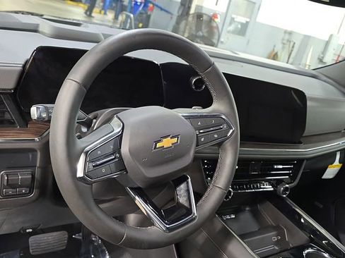 New 2025 Chevrolet Suburban Premier w/ Sun And Tow Package image 18