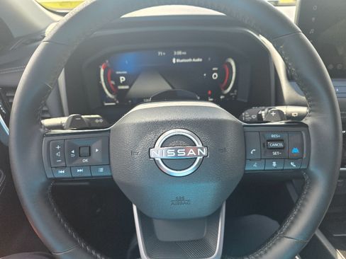 Used 2025 Nissan Rogue SL w/ Tech Package FWD image 19