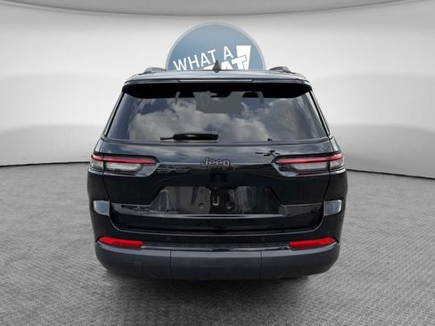 Used 2023 Jeep Grand Cherokee L Laredo AWD/4WD image 5