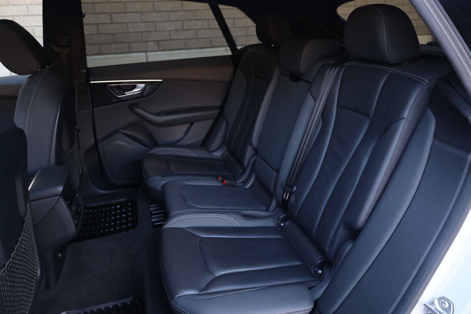 Used 2019 Audi Q8 Premium w/ Convenience Package AWD/4WD image 24