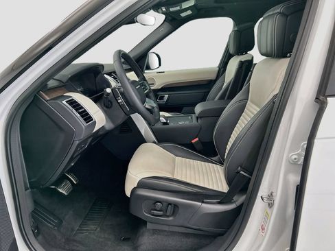 Used 2024 Land Rover Discovery Dynamic SE AWD/4WD image 18