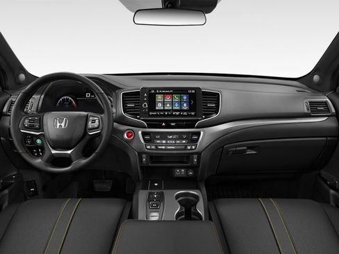 Used 2025 Honda Ridgeline TrailSport+ image 3