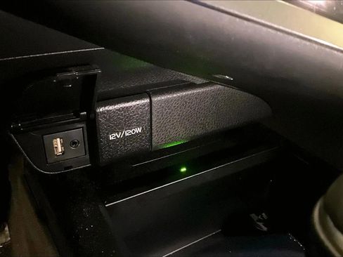 Used 2019 Toyota Camry XSE image 32