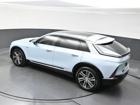 Certified 2024 Cadillac Lyriq Luxury AWD/4WD image 34