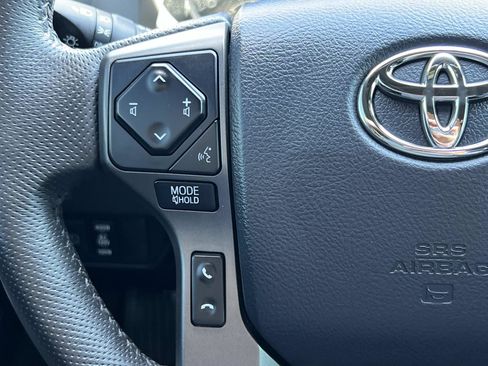 Used 2020 Toyota Tacoma TRD Sport w/ Technology Package image 9