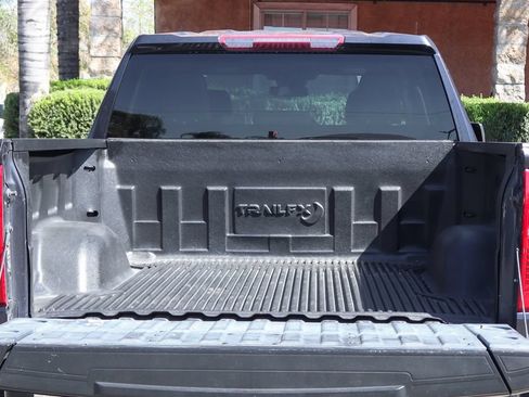 Used 2022 Chevrolet Silverado 1500 LT RWD image 8