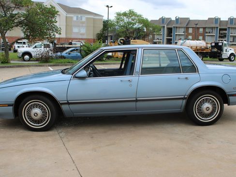 Used 1990 Buick Le Sabre Custom FWD image 4