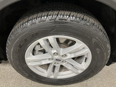 Used 2024 Ford Explorer XLT w/ Equipment Group 202A image 22