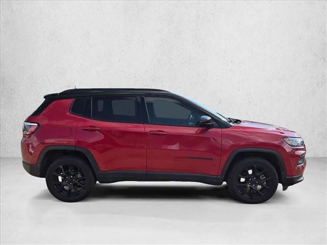 Used 2024 Jeep Compass Latitude w/ Altitude Special Edition AWD/4WD image 4
