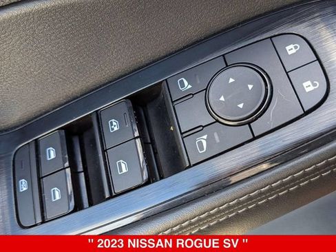 Used 2023 Nissan Rogue SV AWD/4WD image 13