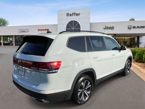 Used 2025 Volkswagen Atlas SE FWD image 6