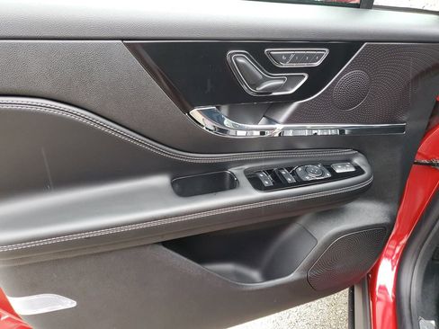 New 2026 Lincoln Corsair Premiere FWD image 18