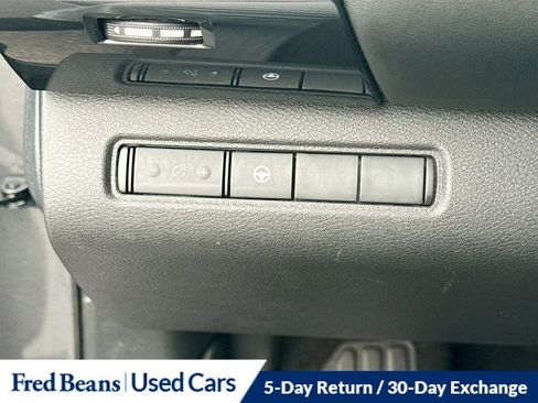 Used 2023 Nissan Pathfinder SV AWD/4WD image 12