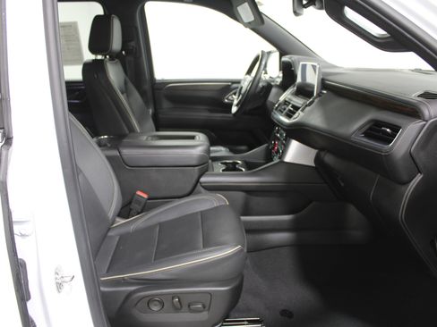 Used 2023 Chevrolet Suburban Premier image 26