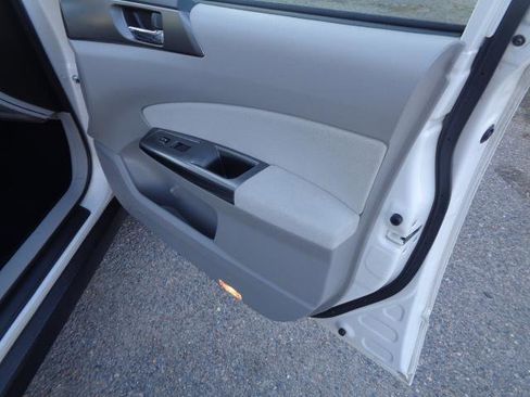 Used 2013 Subaru Forester 2.5X Limited image 27