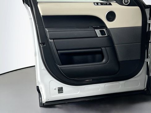 Used 2022 Land Rover Range Rover Sport HSE Silver Edition image 18