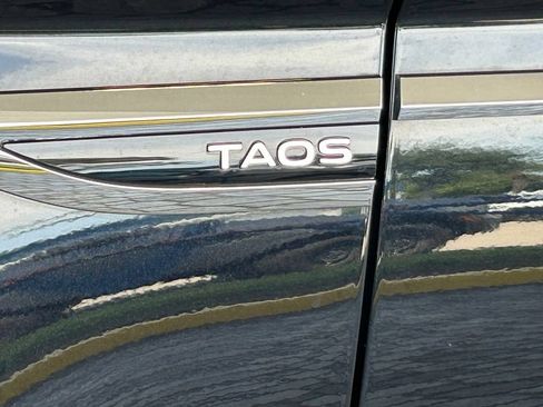 Used 2022 Volkswagen Taos SE FWD image 17