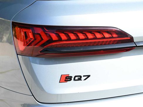 Used 2023 Audi SQ7 Prestige AWD/4WD image 7