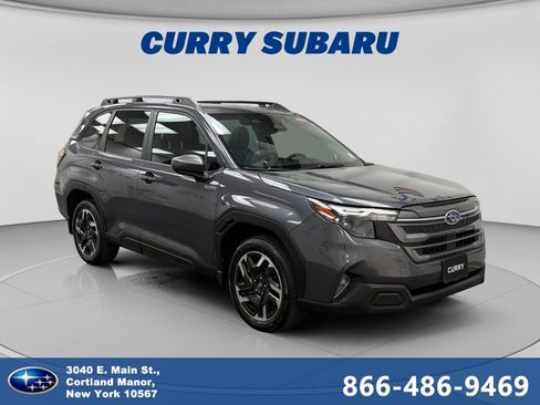 Used 2025 Subaru Forester Premium AWD/4WD image 7