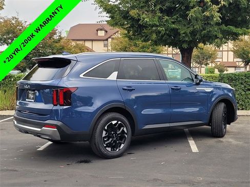 New 2026 Kia Sorento S w/ S Panoramic Sunroof Package image 4