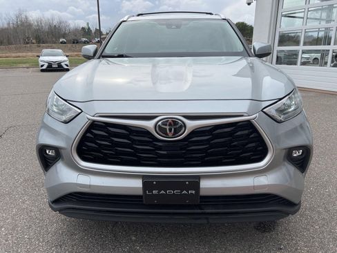 Used 2020 Toyota Highlander XLE image 9