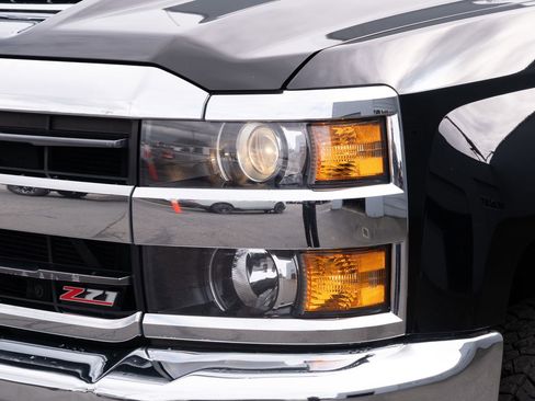 Used 2019 Chevrolet Silverado 3500 LTZ w/ LTZ Plus Package image 24