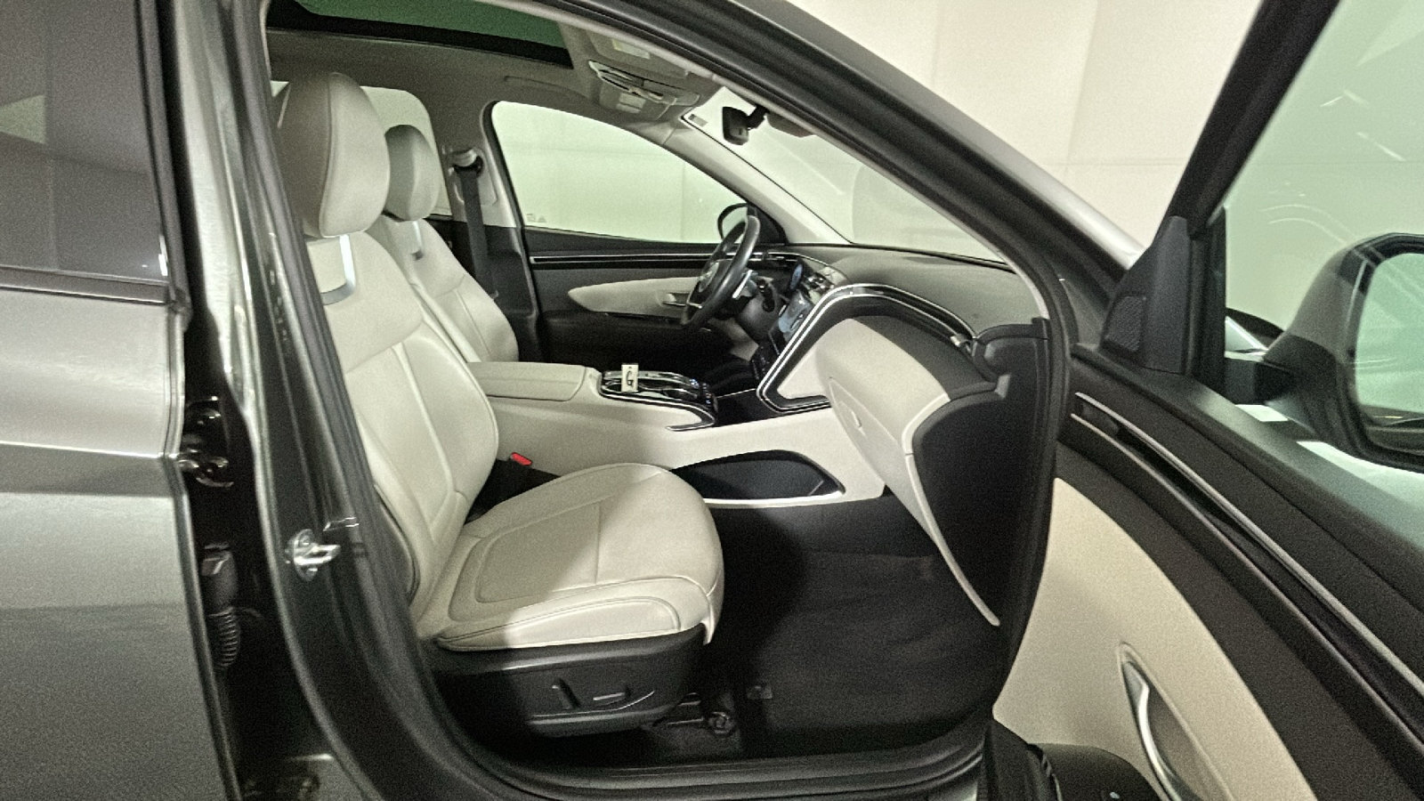 Certified 2022 Hyundai Tucson Limited AWD/4WD image 39