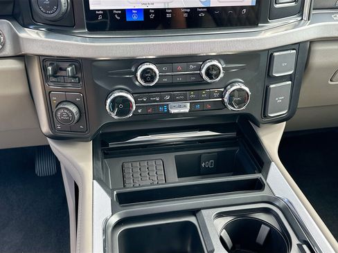 New 2026 Ford F250 Platinum w/ Platinum Plus Package AWD/4WD image 11