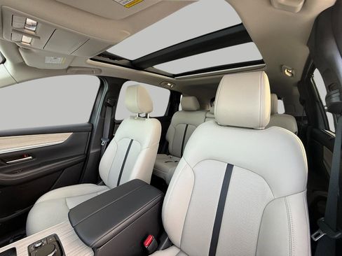 Used 2025 MAZDA CX-70 Plug-In Hybrid w/ Premium Pkg image 41