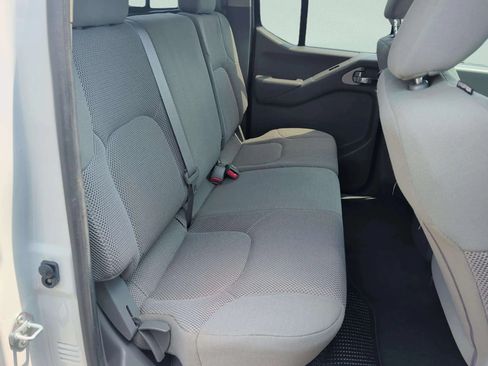 Used 2020 Nissan Frontier SV AWD/4WD image 29