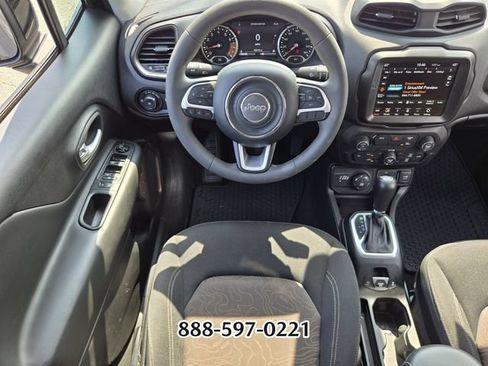 Used 2023 Jeep Renegade Latitude AWD/4WD image 12