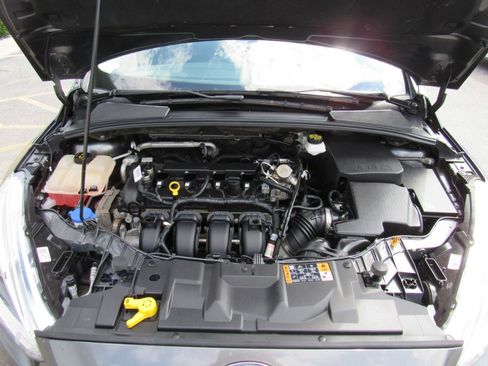 Used 2017 Ford Focus Titanium FWD image 46