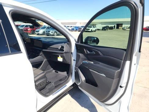 New 2026 Chevrolet Traverse High Country w/ LPO, Floor Liner Package image 28